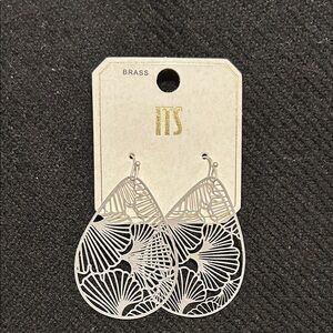 ITS Dangle Pierced Earrings